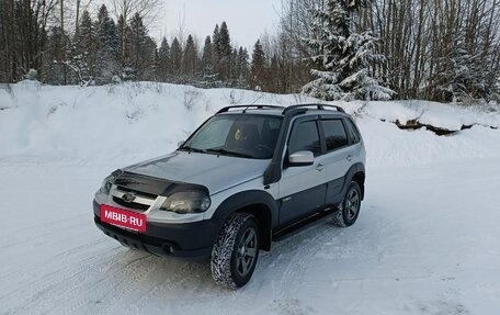 Chevrolet Niva I рестайлинг, 2017 год, 730 000 рублей, 9 фотография