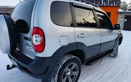 Chevrolet Niva I рестайлинг, 2017 год, 730 000 рублей, 14 фотография