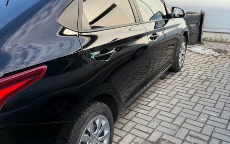 Hyundai Solaris II рестайлинг, 2021 год, 1 720 000 рублей, 3 фотография