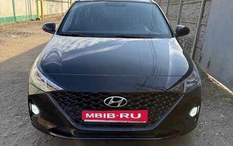 Hyundai Solaris II рестайлинг, 2021 год, 1 720 000 рублей, 4 фотография