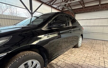 Hyundai Solaris II рестайлинг, 2021 год, 1 720 000 рублей, 8 фотография