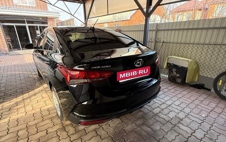 Hyundai Solaris II рестайлинг, 2021 год, 1 720 000 рублей, 7 фотография