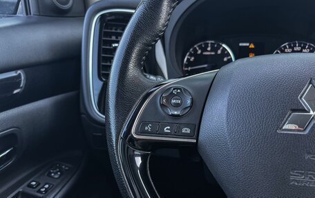 Mitsubishi Outlander III рестайлинг 3, 2019 год, 2 300 000 рублей, 15 фотография