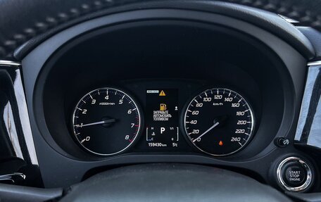 Mitsubishi Outlander III рестайлинг 3, 2019 год, 2 300 000 рублей, 14 фотография