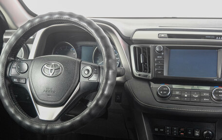 Toyota RAV4, 2016 год, 1 999 000 рублей, 13 фотография