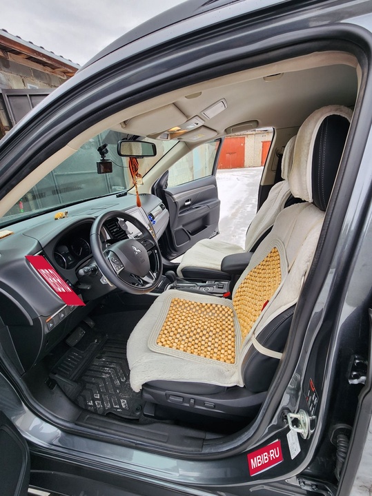 Mitsubishi Outlander III рестайлинг 3, 2021 год, 3 350 000 рублей, 2 фотография