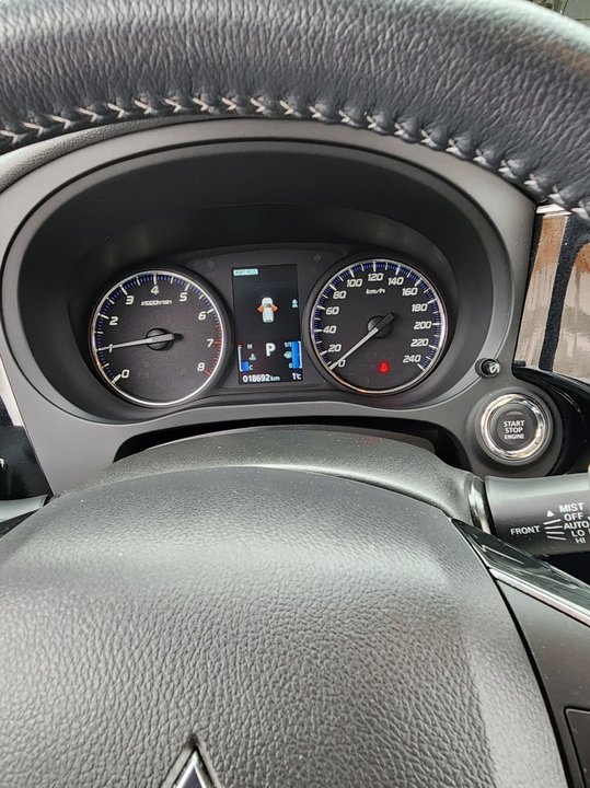 Mitsubishi Outlander III рестайлинг 3, 2021 год, 3 350 000 рублей, 10 фотография