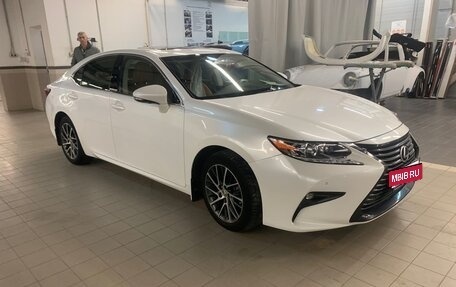 Lexus ES VII, 2016 год, 3 050 000 рублей, 1 фотография