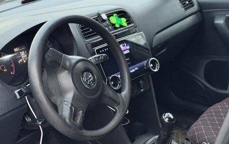 Volkswagen Polo VI (EU Market), 2015 год, 520 000 рублей, 3 фотография