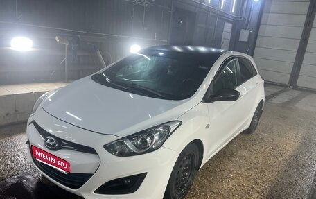 Hyundai i30 II рестайлинг, 2013 год, 900 000 рублей, 2 фотография