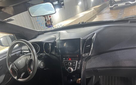 Hyundai i30 II рестайлинг, 2013 год, 900 000 рублей, 10 фотография