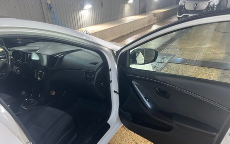 Hyundai i30 II рестайлинг, 2013 год, 900 000 рублей, 9 фотография