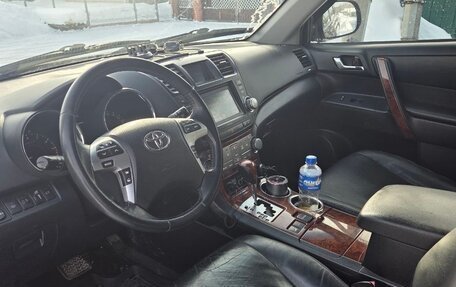 Toyota Highlander III, 2011 год, 1 700 000 рублей, 7 фотография