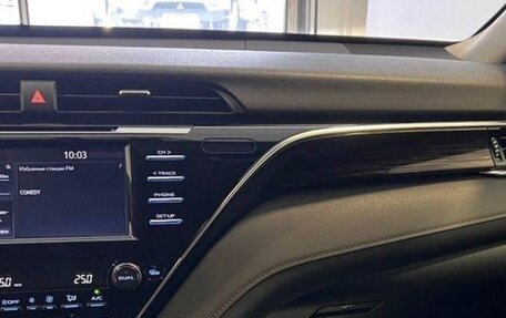Toyota Camry, 2018 год, 2 310 000 рублей, 12 фотография