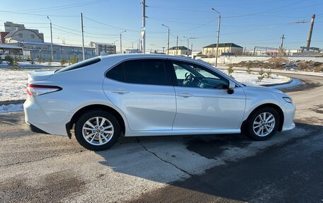 Toyota Camry, 2018 год, 2 310 000 рублей, 6 фотография
