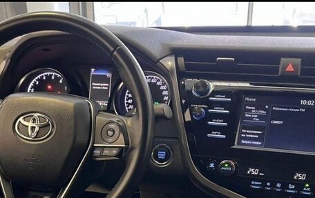 Toyota Camry, 2018 год, 2 310 000 рублей, 11 фотография