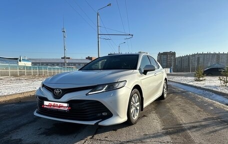 Toyota Camry, 2018 год, 2 310 000 рублей, 3 фотография
