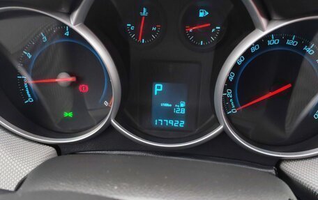 Chevrolet Cruze II, 2014 год, 800 000 рублей, 11 фотография