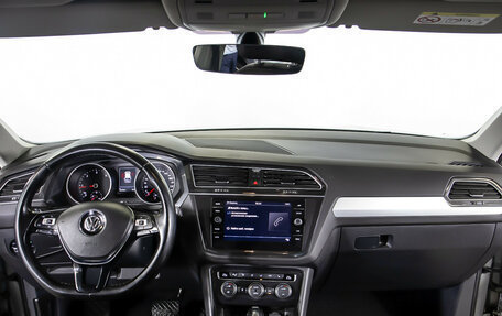 Volkswagen Tiguan II, 2018 год, 2 298 000 рублей, 10 фотография