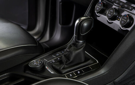 Volkswagen Tiguan II, 2018 год, 2 298 000 рублей, 16 фотография