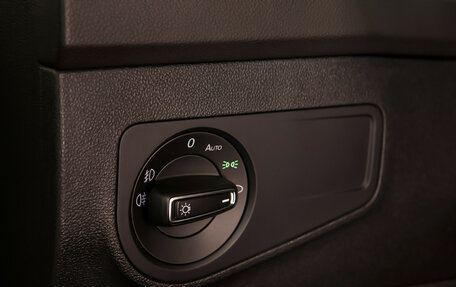 Volkswagen Tiguan II, 2018 год, 2 298 000 рублей, 21 фотография