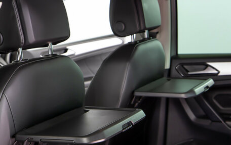 Volkswagen Tiguan II, 2018 год, 2 298 000 рублей, 13 фотография