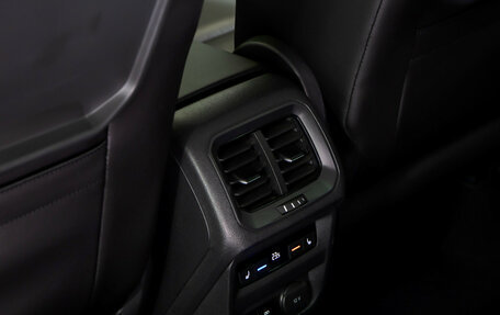 Volkswagen Tiguan II, 2018 год, 2 298 000 рублей, 14 фотография