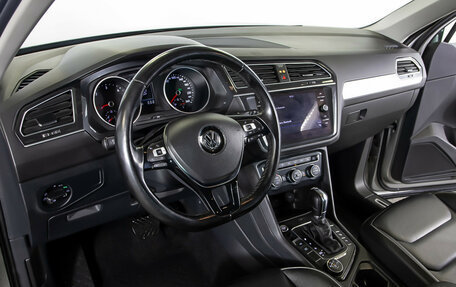 Volkswagen Tiguan II, 2018 год, 2 298 000 рублей, 27 фотография