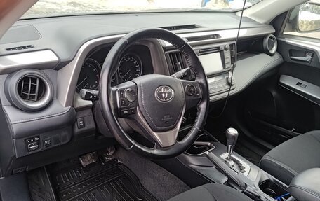 Toyota RAV4, 2015 год, 1 840 000 рублей, 7 фотография