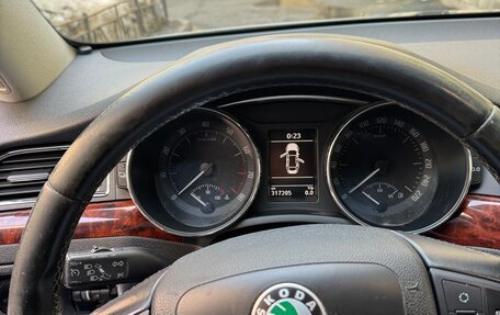 Skoda Superb III рестайлинг, 2011 год, 650 000 рублей, 15 фотография