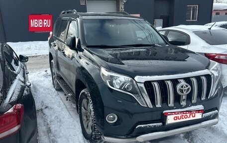 Toyota Land Cruiser Prado 150 рестайлинг 2, 2015 год, 3 500 000 рублей, 2 фотография