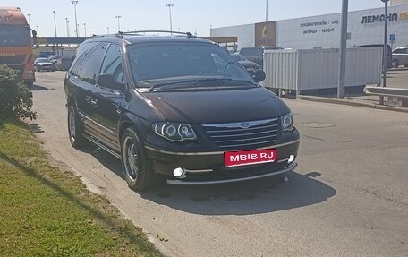 Chrysler Town & Country IV, 2002 год, 2 400 000 рублей, 1 фотография