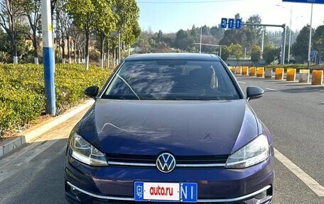 Volkswagen Golf VII, 2020 год, 1 460 013 рублей, 2 фотография