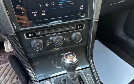 Volkswagen Golf VII, 2020 год, 1 460 013 рублей, 16 фотография