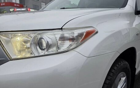 Toyota Highlander III, 2011 год, 1 950 000 рублей, 3 фотография