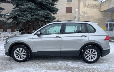 Volkswagen Tiguan II, 2019 год, 2 349 000 рублей, 2 фотография