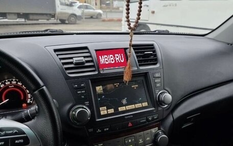 Toyota Highlander III, 2011 год, 1 950 000 рублей, 6 фотография