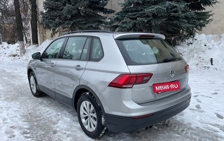 Volkswagen Tiguan II, 2019 год, 2 349 000 рублей, 3 фотография