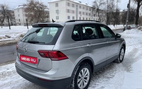 Volkswagen Tiguan II, 2019 год, 2 349 000 рублей, 5 фотография