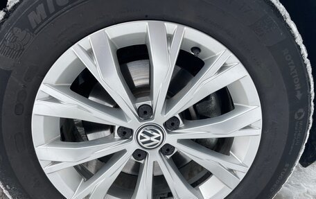 Volkswagen Tiguan II, 2019 год, 2 349 000 рублей, 33 фотография