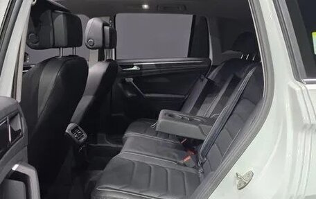 Volkswagen Tiguan II, 2022 год, 4 150 000 рублей, 12 фотография