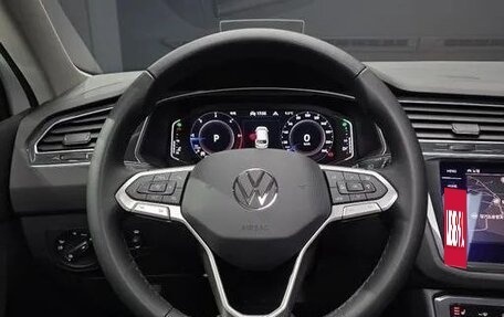 Volkswagen Tiguan II, 2022 год, 4 150 000 рублей, 13 фотография