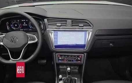 Volkswagen Tiguan II, 2022 год, 4 150 000 рублей, 7 фотография