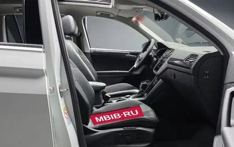 Volkswagen Tiguan II, 2022 год, 4 150 000 рублей, 10 фотография