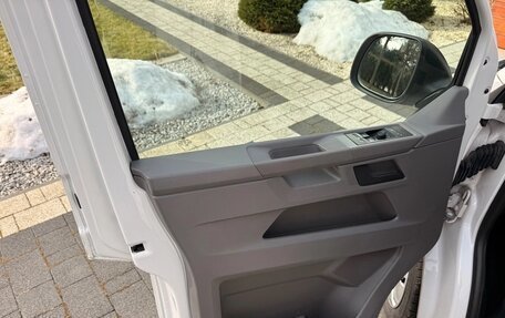 Volkswagen Transporter T6 рестайлинг, 2024 год, 3 650 000 рублей, 13 фотография