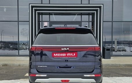 KIA Carnival, 2023 год, 4 200 000 рублей, 5 фотография