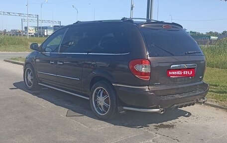 Chrysler Town & Country IV, 2002 год, 2 400 000 рублей, 2 фотография