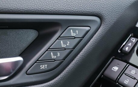 Toyota Land Cruiser, 2025 год, 16 890 000 рублей, 13 фотография