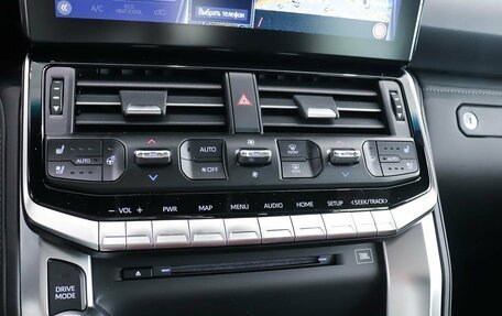 Toyota Land Cruiser, 2025 год, 16 890 000 рублей, 25 фотография