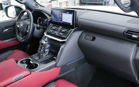 Toyota Land Cruiser, 2025 год, 16 890 000 рублей, 32 фотография